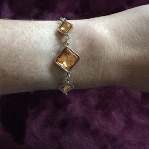 Banana Republic Jewelry - Banana Republic Dainty Autumn Bracelet 🍂 Banana Republic Jewelry - Banana Republic Dainty Autumn Bracelet 🍂
